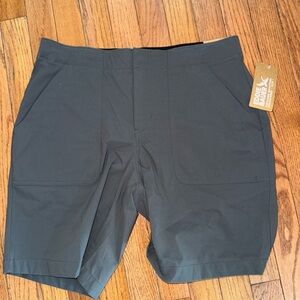 Eddie Bauer NWT Petite women’s sz P10 Flat Front Bermuda Shorts spf 50